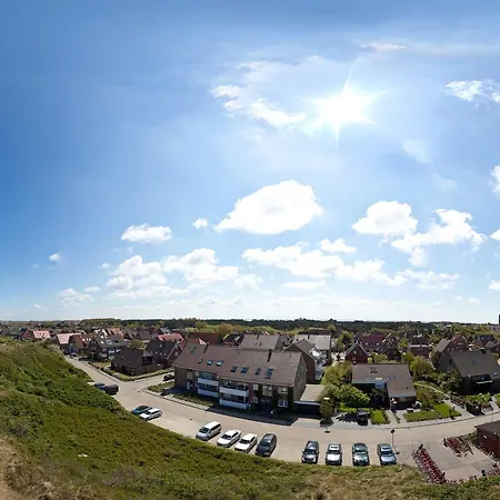 Vier Haeuser *